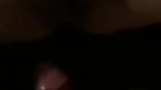 加钱哥探花深夜战挺能聊御姐，用屌磨蹭肥穴，掰开埋头舔，后入大屁股