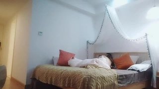 与可爱的宝贝在户外勾搭,她喜欢吸吮