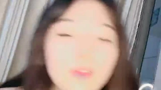 两男两女4个九零后4P大战马尾辫子靓妹逼逼那一撮毛很是性感看着鸡巴就扯旗
