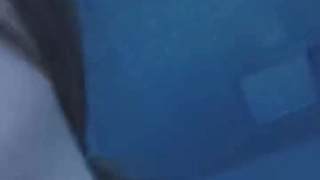 小巧女孩享受粗暴性爱的业余免费色情视频